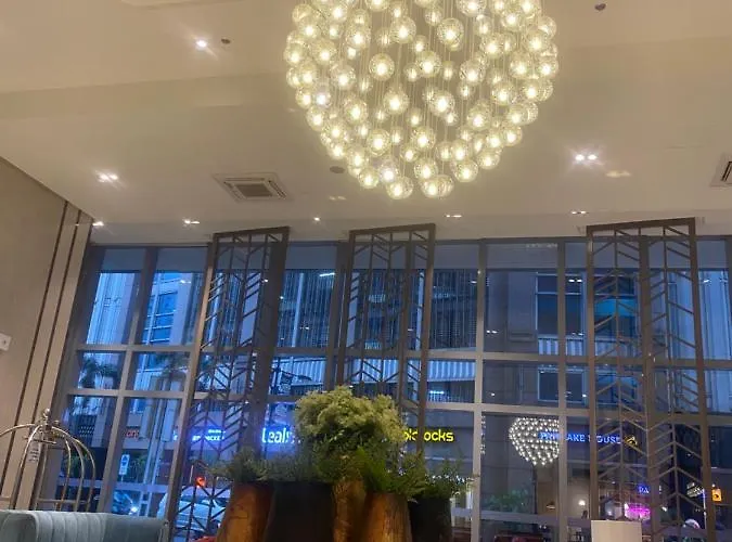 Classy 2br At Eastwood With Pool And Skyline View Manila