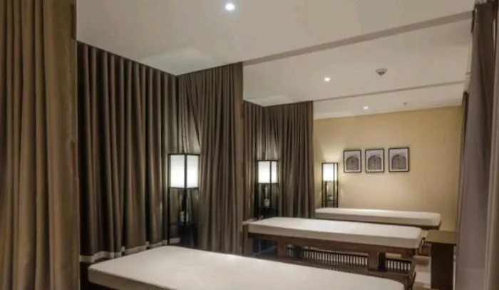 Classy 2br At Eastwood With Pool And Skyline View *
