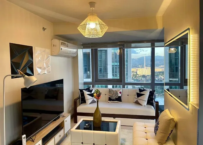 Classy 2br At Eastwood With Pool And Skyline View Apartment *