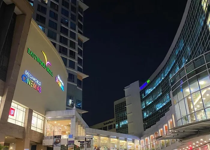 Classy 2br At Eastwood With Pool And Skyline View Manila